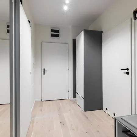 P&o Okrzei - Stara Praga Apartman Varsó